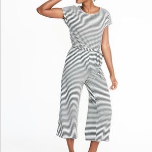 🆕 Textured Bouclé Wrap-Back Tie-Belt Jumpsuit